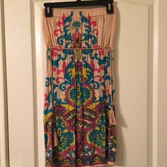 Sleeveless Patterned Dress - Picture 1 of 2